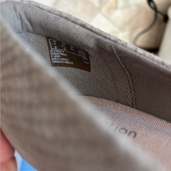 Clarks Linvale Jesica Taupe Sage Suede Women's Pointed Toe Kitten Heel Pumps - Picture 10 of 13